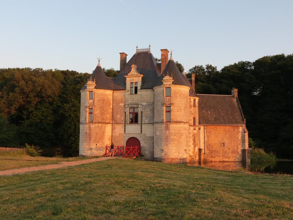 Le Chatelet Thilouze Exterior foto