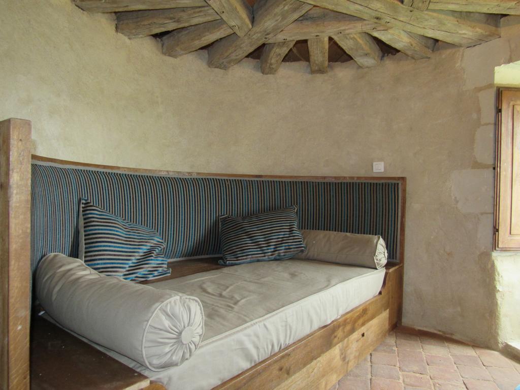 Le Chatelet Thilouze Exterior foto